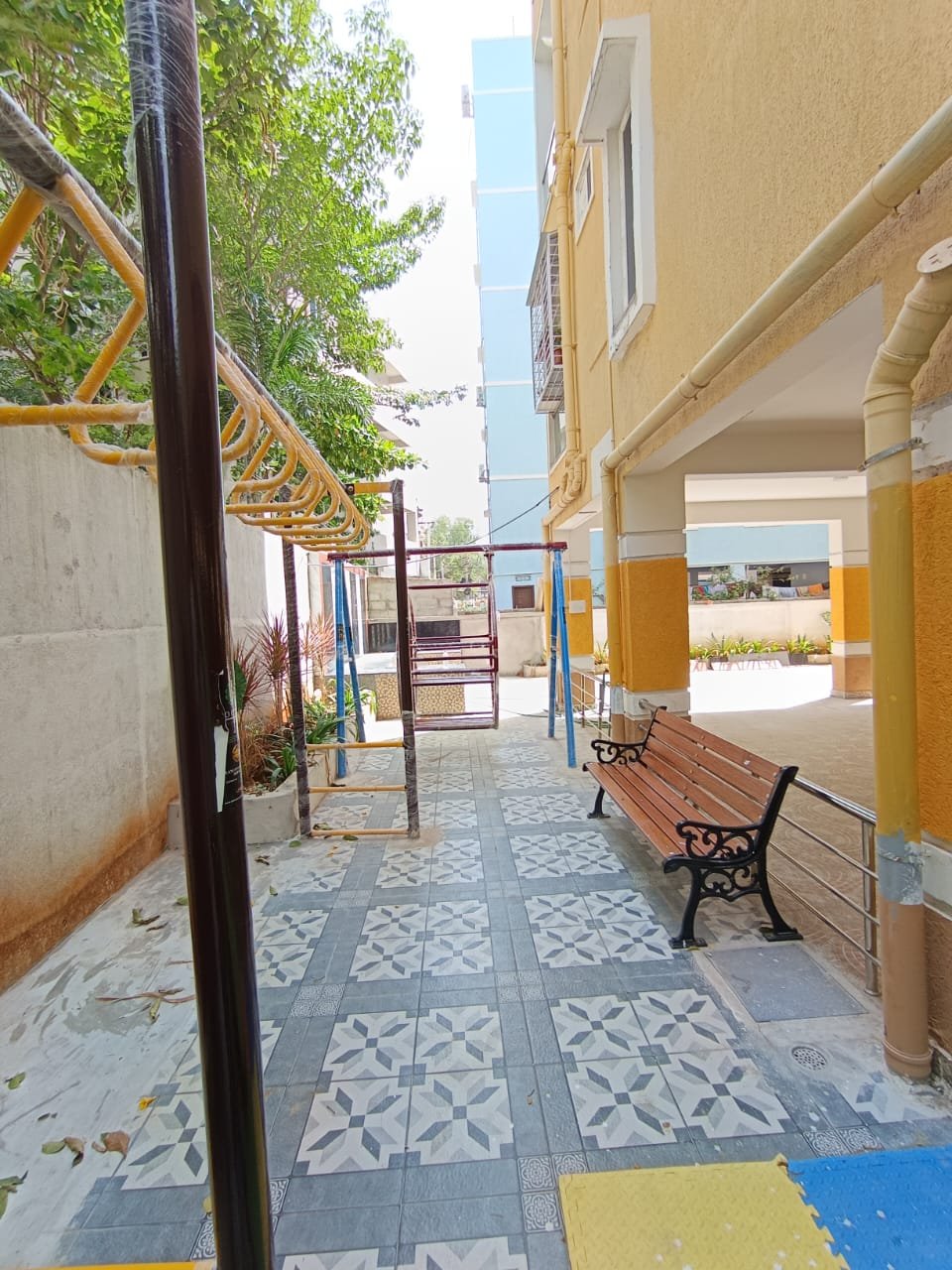 2bhk flat for sale in rodamestri nagar