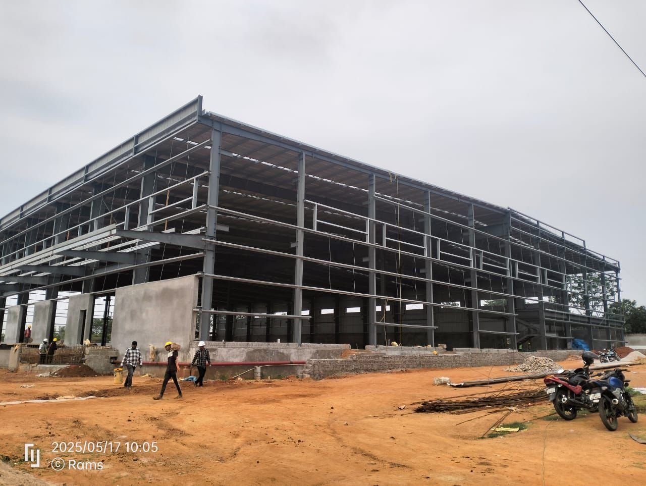 Warehouse with 95,000 sq ft Available for Rent