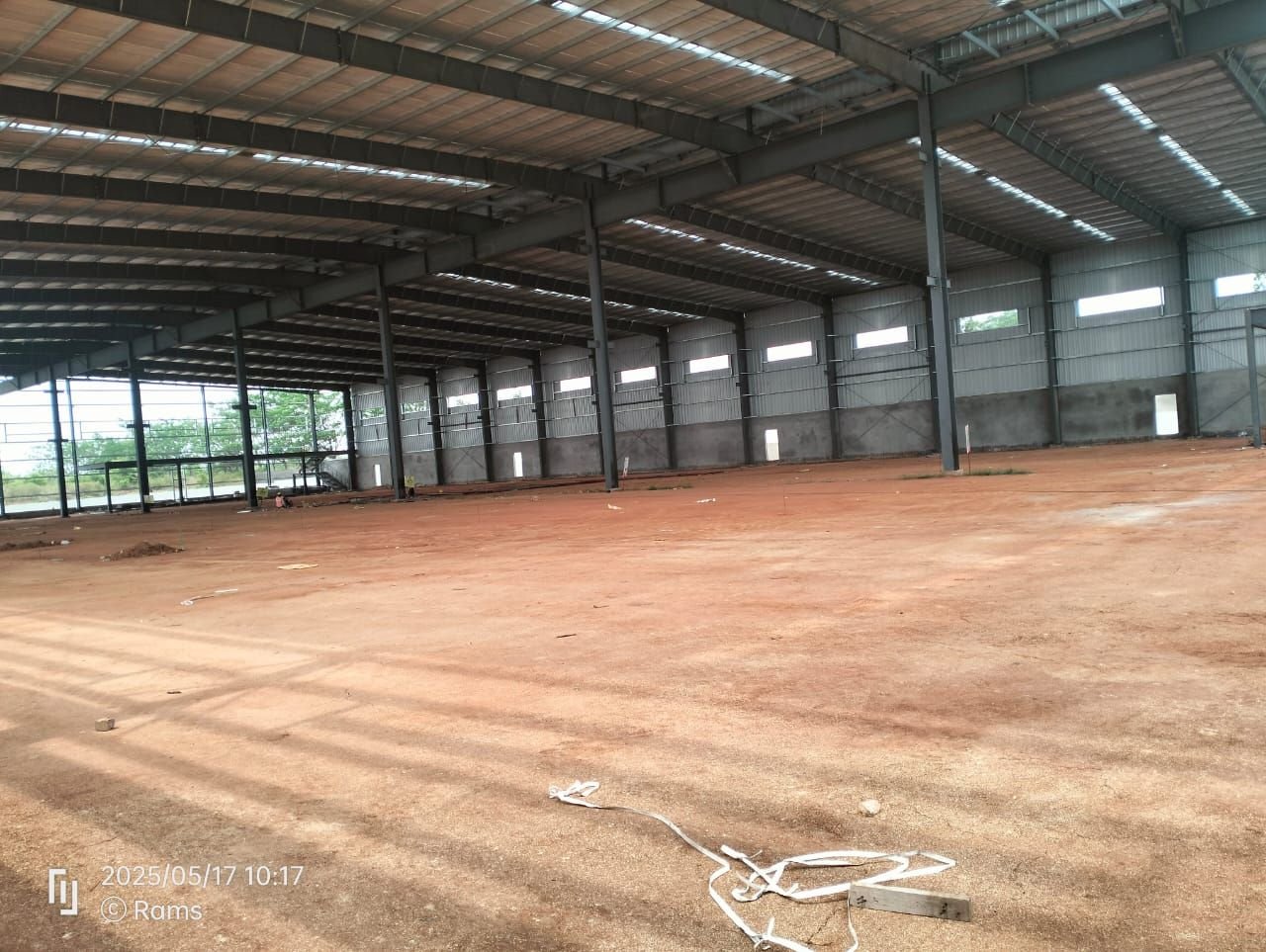 Warehouse with 95,000 sq ft Available for Rent
