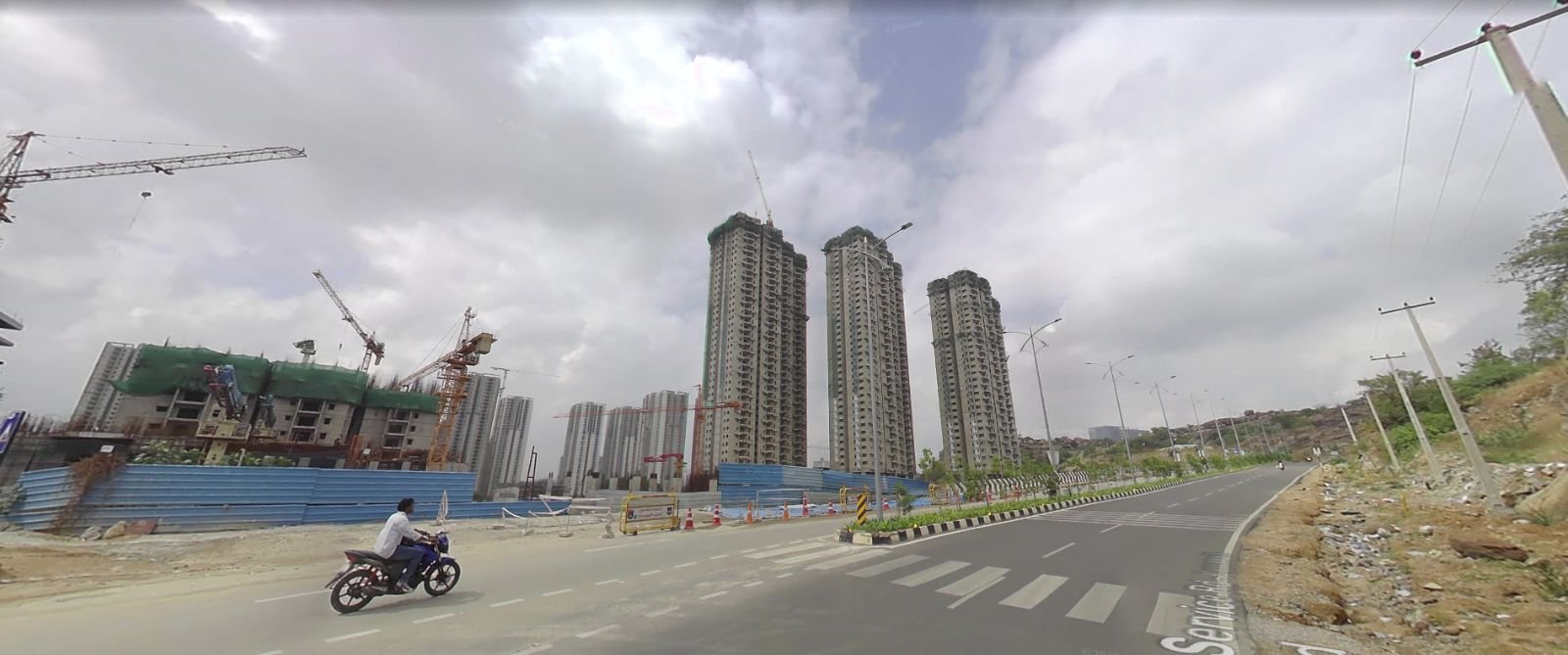 The Vue Residences 3Bhk Gated Community Flat For Sale