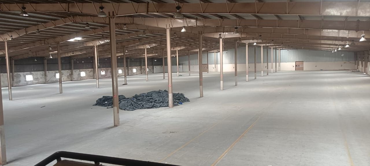 Godown / Warehouse with 1,65,000 sq ft For Rent in Knadlakoya 2km from ORR Exist 6