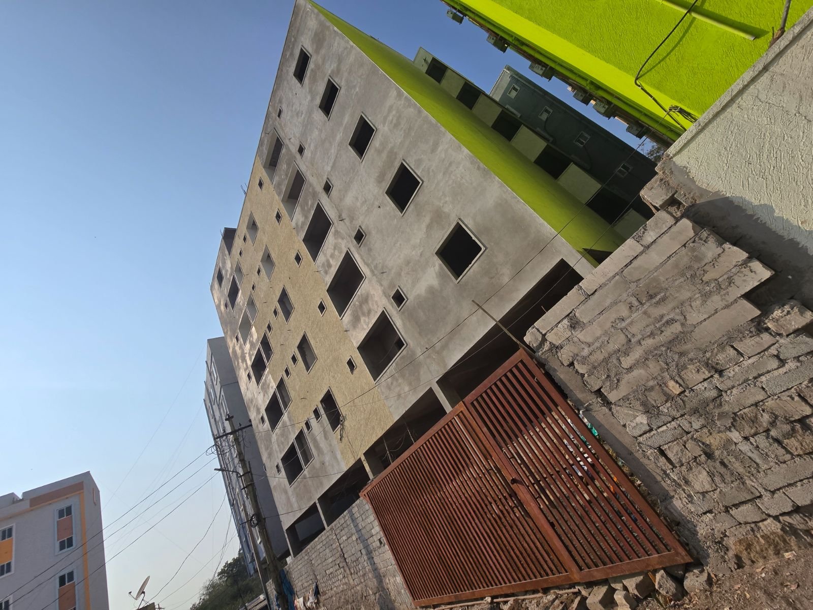 Full Building With 50 Rooms For Rent