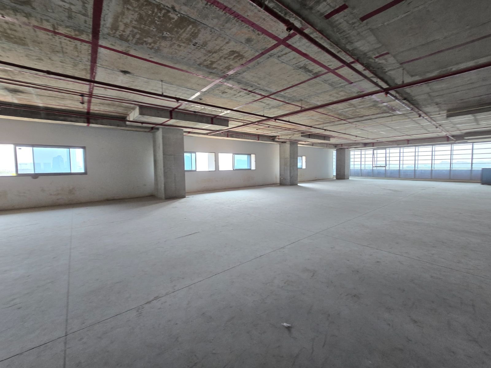 7000sq ft Commercial Space For Rent In A grade Building