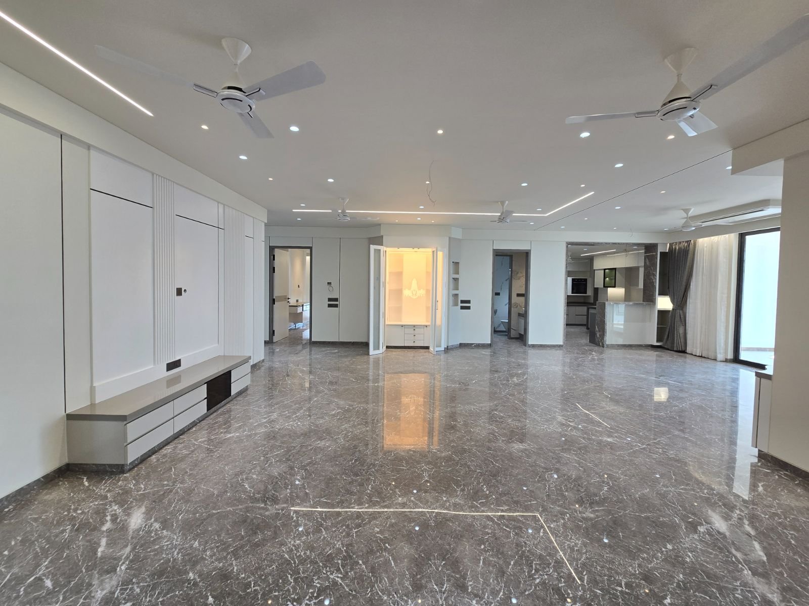 4Bhk Furniture Flat For Sale