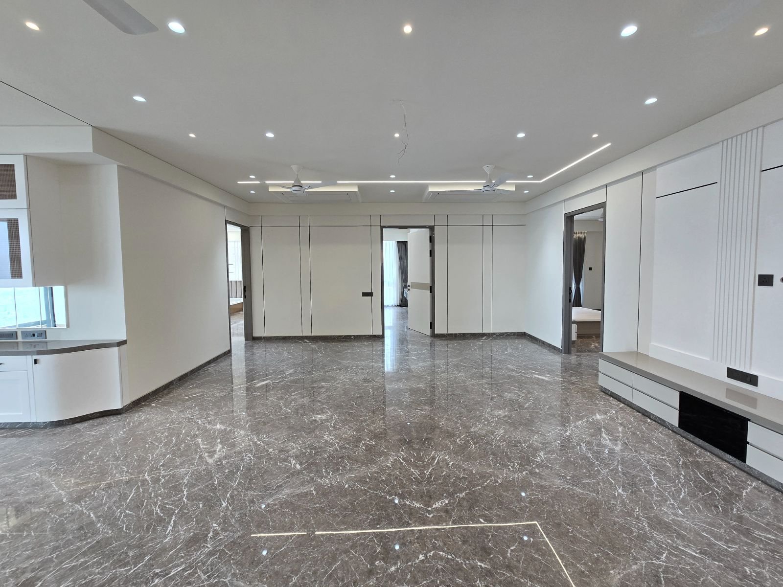 4Bhk Furniture Flat For Sale