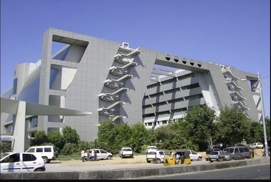 Plug N Play Office Space For Rent In Cyber Gateway